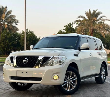 Weiß Nissan Patrol LE Platinum 2011 Weiß Nissan Patrol LE Platinum 2011