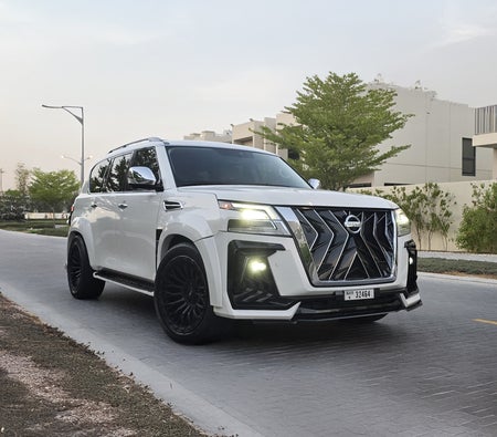 Nissan Patrol Platinum V8 Black Hawk 2023