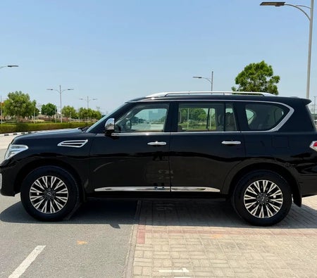 Schwarz Nissan Patrol SE Platinum City 2017 Schwarz Nissan Patrol SE Platinum City 2017