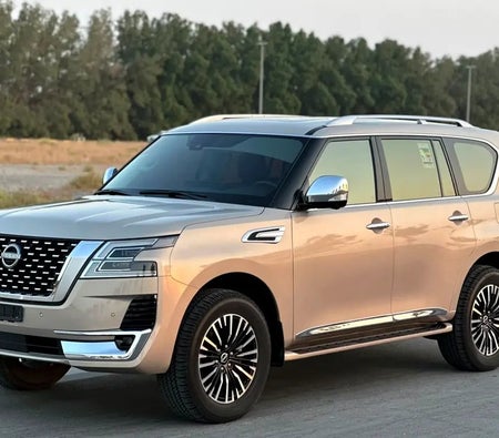 Gold Nissan Patrol SE Platinum City 2023 Gold Nissan Patrol SE Platinum City 2023