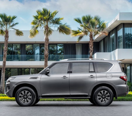 Silber Nissan Patrol SE Titanium 2020 Silber Nissan Patrol SE Titanium 2020