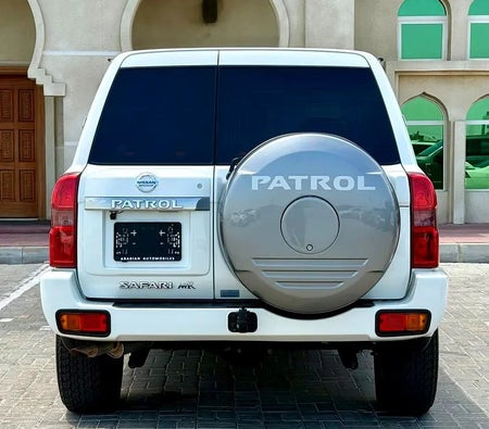 White Nissan Patrol Safari Safari 2019
