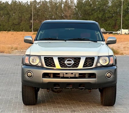 Weiß Nissan Patrol Super Safari 2024 Weiß Nissan Patrol Super Safari 2024