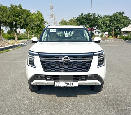 租 日产 巡逻钛 2026 在 迪拜