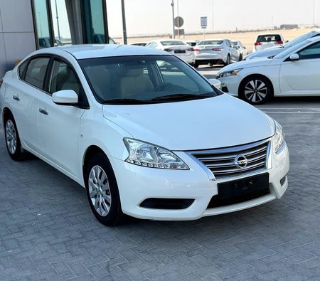 Weiß Nissan Sentra S 2019
