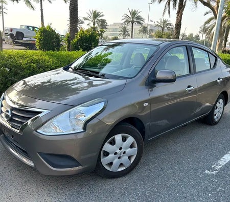Grau Nissan Sunny SV 2023 Grau Nissan Sunny SV 2023