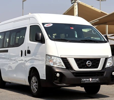 Weiß Nissan Urvan NV350 2022
