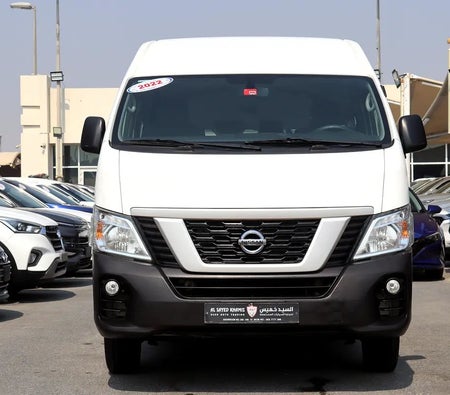 Weiß Nissan Urvan NV350 2022 Weiß Nissan Urvan NV350 2022