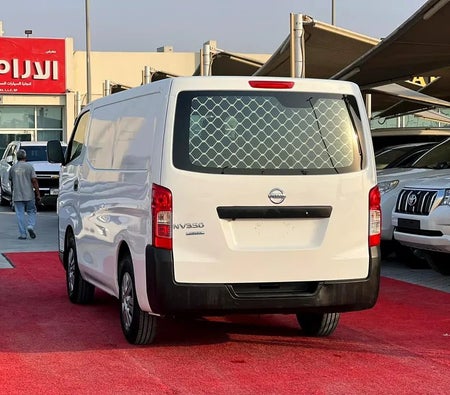 Nissan Urvan 2021, photo 4 of 4