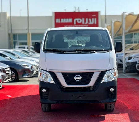 Nissan Urvan 2022, photo 2 of 4