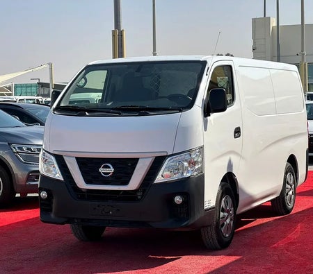 Nissan Urvan 2022, photo 3 of 4