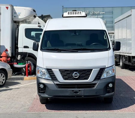 Nissan Urvan 2022, photo 2 of 4