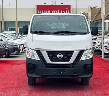 Nissan Urvan 2020, photo 2 of 4