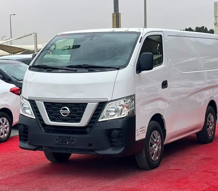 Nissan Urvan 2020, photo 3 of 4