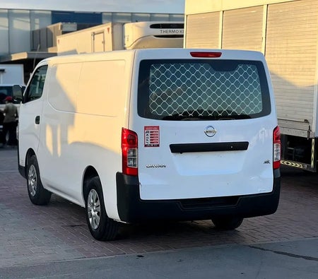 Nissan Urvan 2022, photo 4 of 4