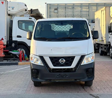 Nissan Urvan 2022, photo 2 of 4