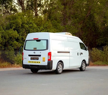 Nissan Urvan  2022, photo 3 of 4