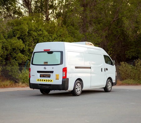 Nissan Urvan  2022, photo 3 of 4