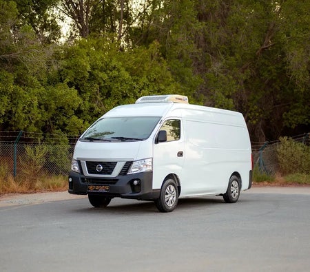 Nissan Urvan  2022, photo 1 of 4