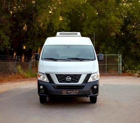 Blanc Nissan Urvan 2022 Blanc Nissan Urvan 2022