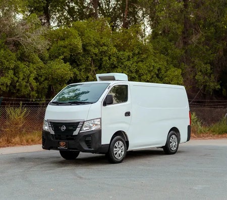 Nissan Urvan Standard 2023, photo 1 of 4