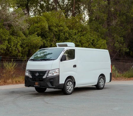 Nissan Urvan Standard 2023, photo 1 of 4