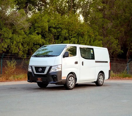 Nissan Urvan Standard 2022, photo 1 of 4