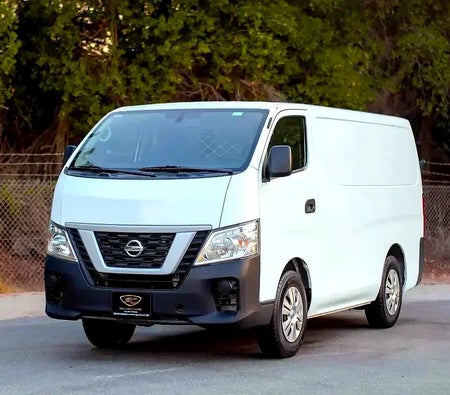 Nissan Urvan Standard 2021, photo 1 of 4