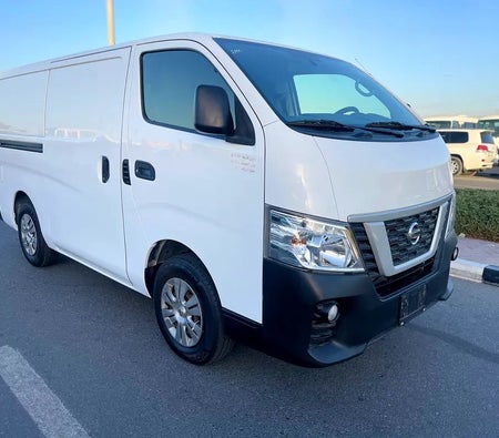 Белый Nissan Urvan Standard 2022 год