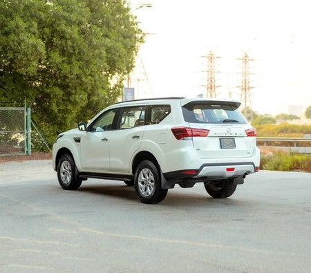 أبيض نيسان Xterra SE 2023 أبيض نيسان Xterra SE 2023