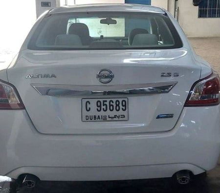 Bianca Nissan Altima 2013