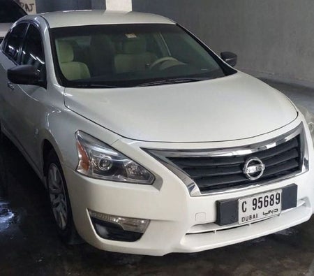 Bianca Nissan Altima 2013