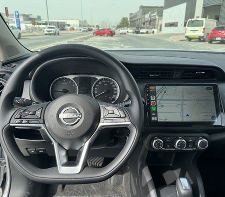 Silver Nissan Kicks 2024 Silver Nissan Kicks 2024