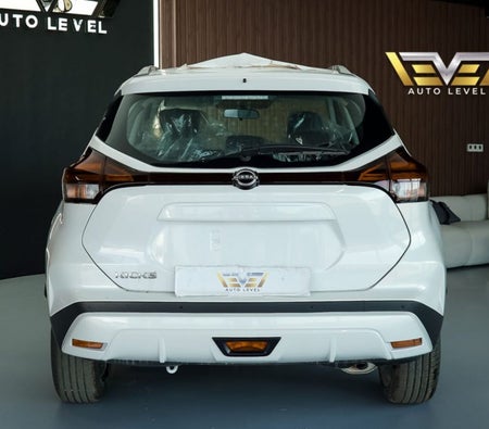 White Nissan Kicks S 2024