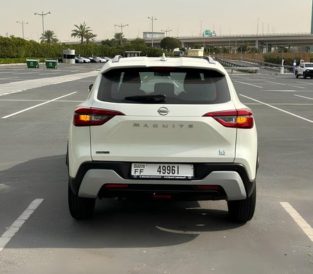 Белый Nissan Magnite 2025 год