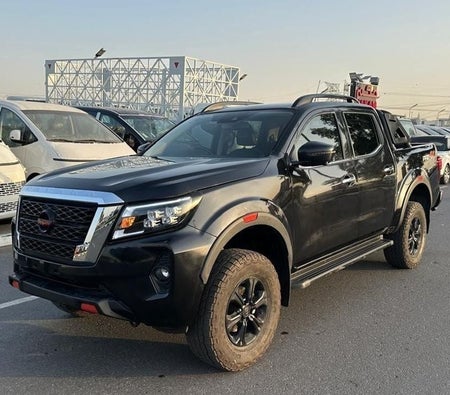 Nissan Navara 2023, photo 3 of 4