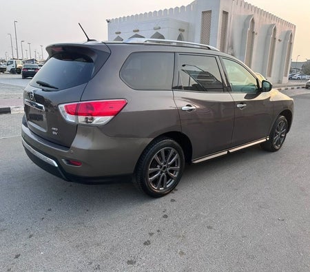 Brown Nissan Pathfinder 2015