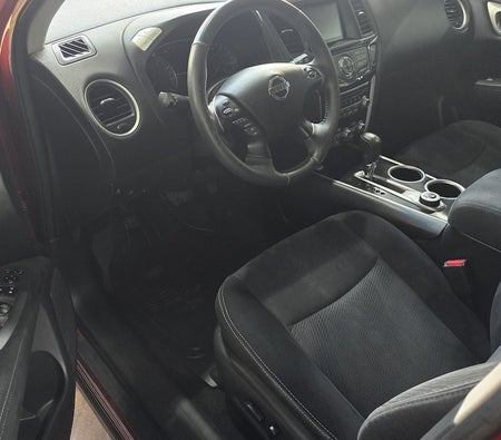 Borgogna Nissan Pathfinder SV 2016