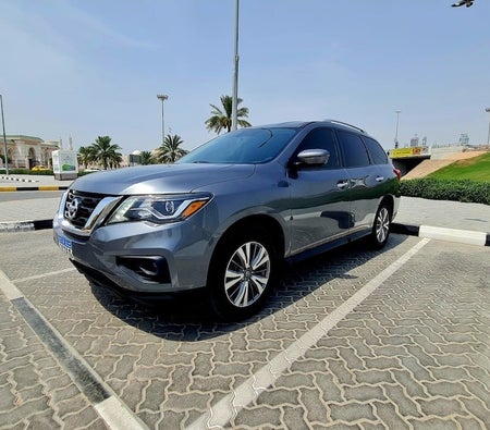 Grigio Nissan Pathfinder SL 2020
