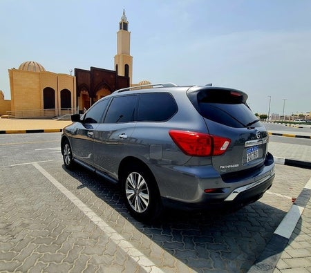 Grigio Nissan Pathfinder SL 2020