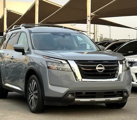 Nissan Pathfinder Platinum 2022, photo 3 of 4