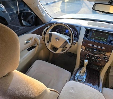 Nissan Patrol SE 2012, photo 2 of 4