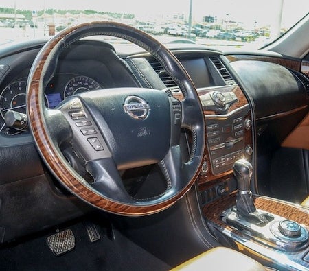 Nissan Patrol SE Platinum 2017, photo 2 of 4