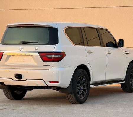Nissan Patrol LE 2020, photo 3 of 4