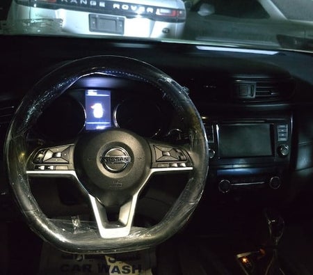 Nissan Rogue SV 2018, photo 2 of 4