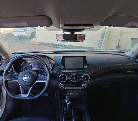 White Nissan Sentra SR 2020