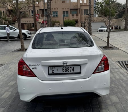 Nissan Sunny 2023