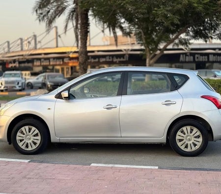 Argent Nissan Tiida SE 2014