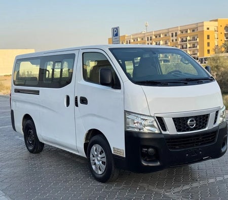 Nissan Urvan 2015, photo 3 of 4