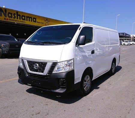 Nissan Urvan 2020, photo 3 of 4